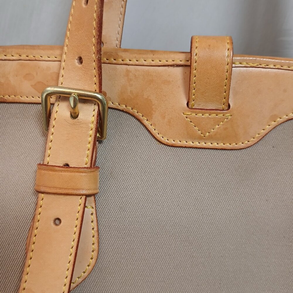 Dooney&Bourke Classic Tote - Picture 3 of 11